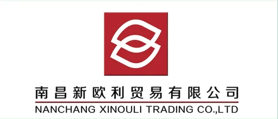 Caramelle lecca-lecca dure con personaggi assortiti decorate con decorazioni natalizie